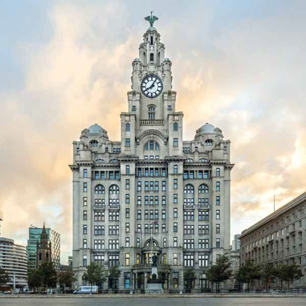 Aesthetics of The Royal Liver Building - Hair Transplant clinic in Liverpool, United Kingdom