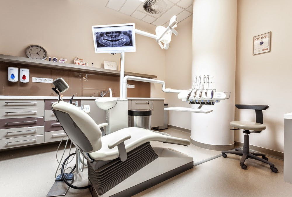 MDental Clinic - Dental clinic in Teréz krt. 55-57, Hungary
