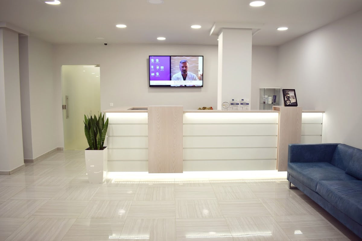 Advanced Hair Clinics - Hair Transplant clinic in Glifada, Greece