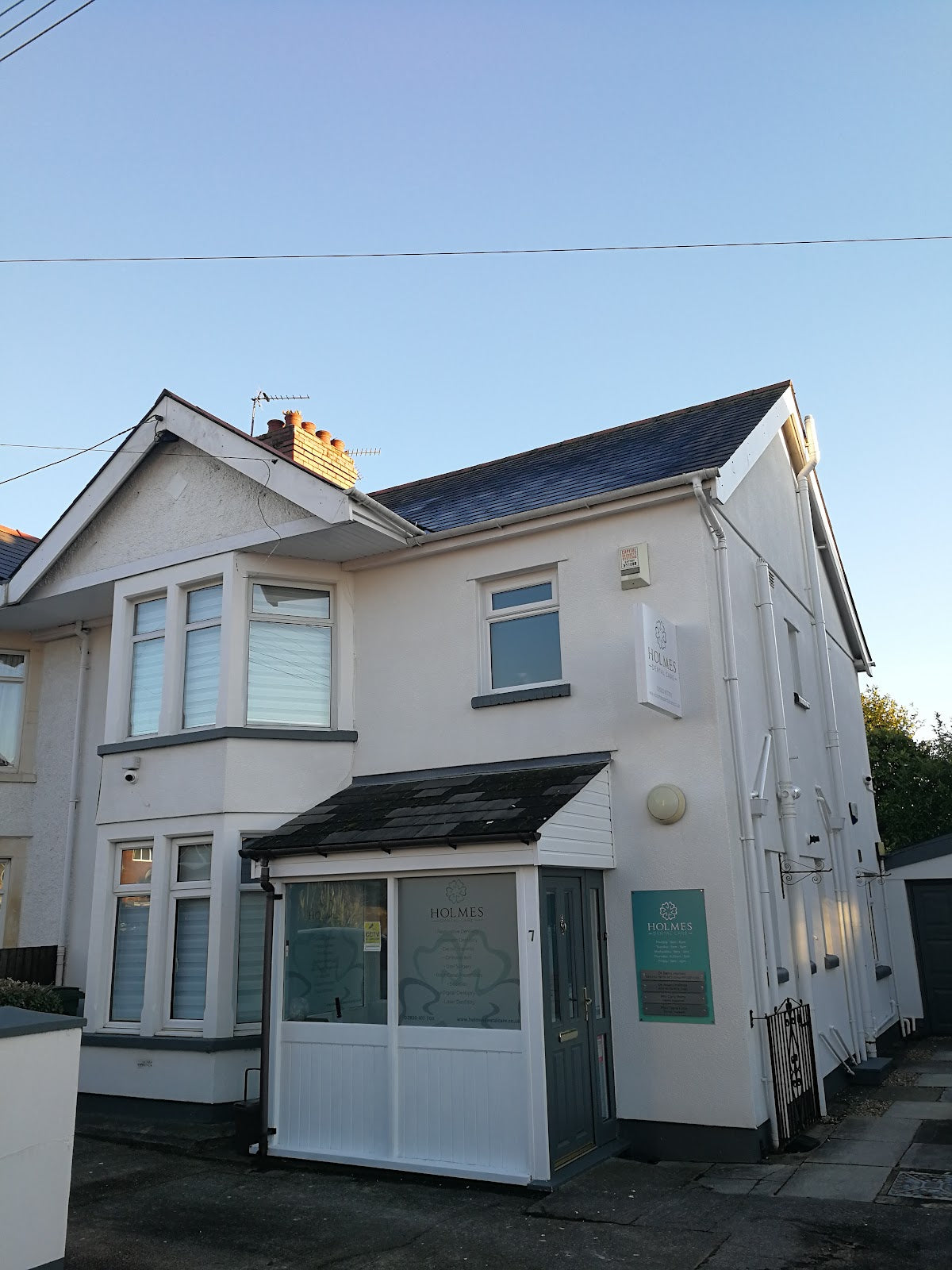 Holmes Dental Care - Dental clinic in Cardiff, United Kingdom