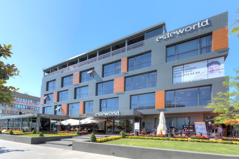 Esteworld Haartransplantatie | Hair Transplant | 3401 VA IJsselstein