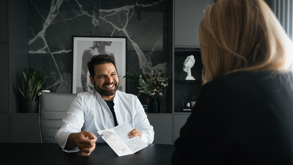 Praxis für Plastische und Ästhetische Chirurgie Dr. med. Nauras Abuagela M.D. (USA) - Aesthetic Surgery clinic in Frankfurt am Main-Innenstadt I, Germany