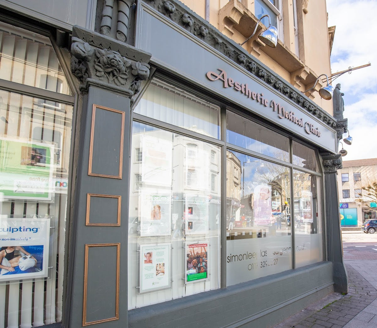 Simon Lee Clinic - Aesthetic Surgery clinic in Bristol, United Kingdom