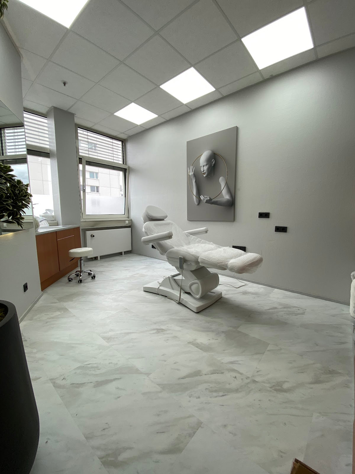 HappyLifeHair - Hair Transplant clinic in Frankfurt am Main, Germany