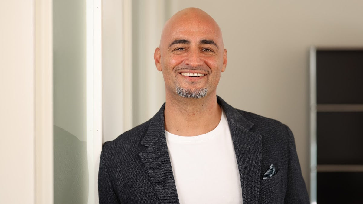 Dr. med. Amir Razzaghi - Aesthetic Surgery clinic in Köln-Porz, Germany