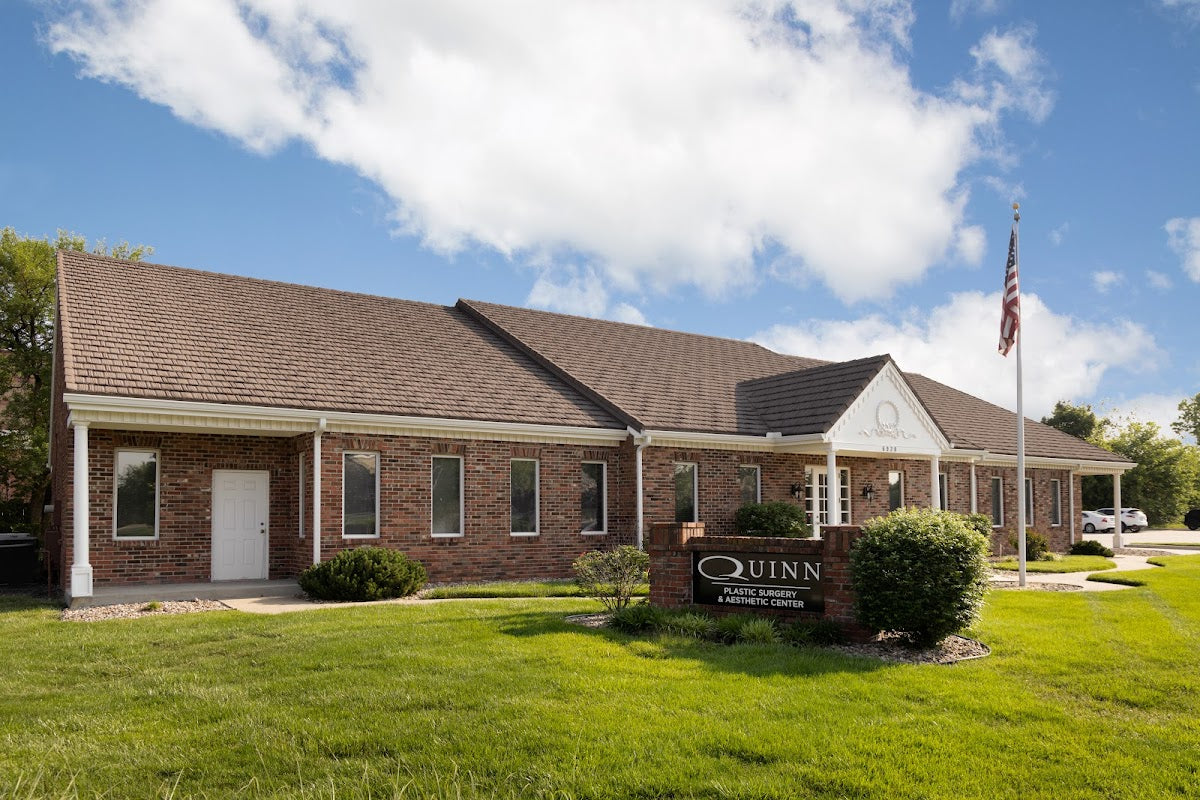 Quinn Plastic Surgery & Aesthetic Center: Dr. John Michael Quinn | Aesthetic Surgery | Leawood, MO