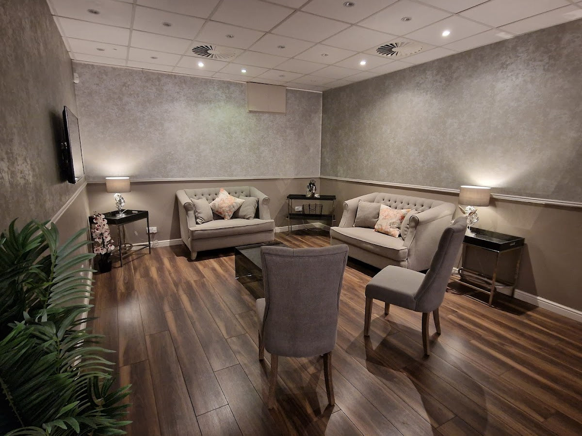 Luxe Skin Aesthetic Clinic by Dr Q - Aesthetic Surgery clinic in Glasgow, United Kingdom