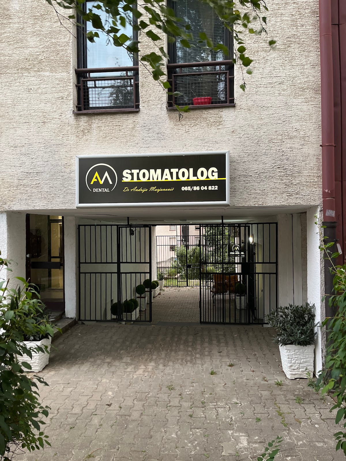Stomatološka Ordinacija AM DENTAL - Dental clinic in Beograd, Serbia