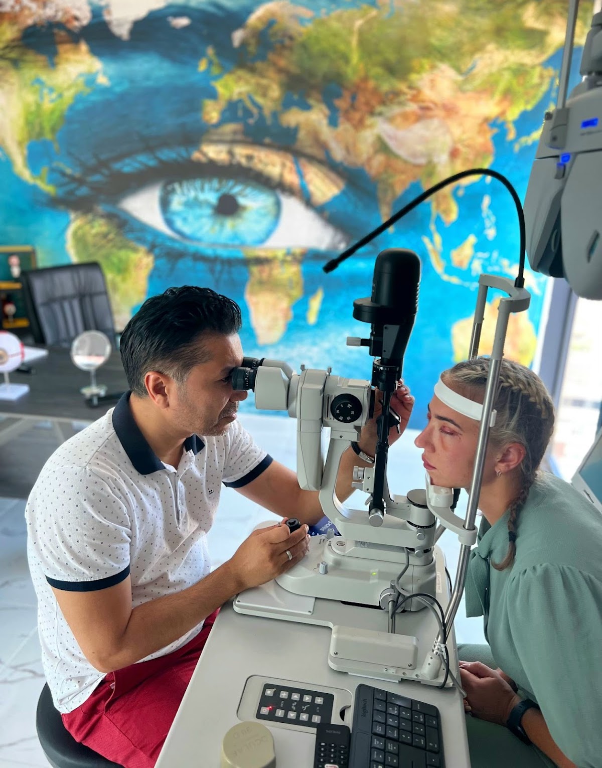 Dr. Emir Doğan / Laser Eye Surgery & Eyelid Aesthetic — Dr.Visor photo 5