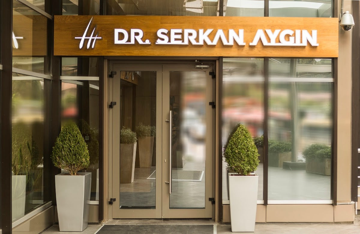 Dr Serkan Aygın Hair Transplant Clinic - Istanbul Turkey - Hair Transplant clinic in Türkiye, Greece