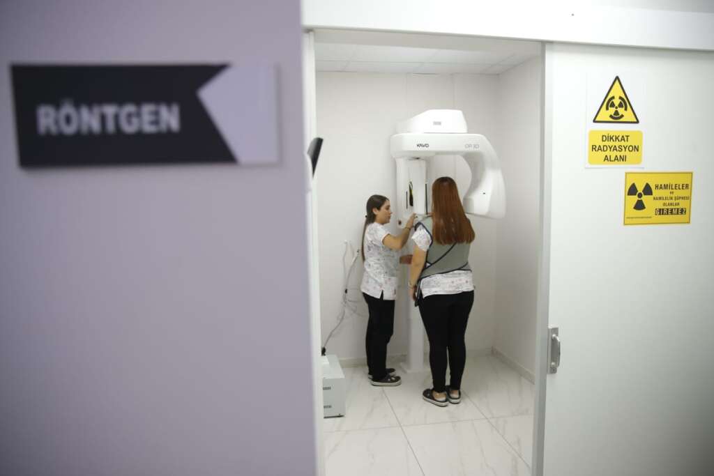 Derya Elik - Dentist