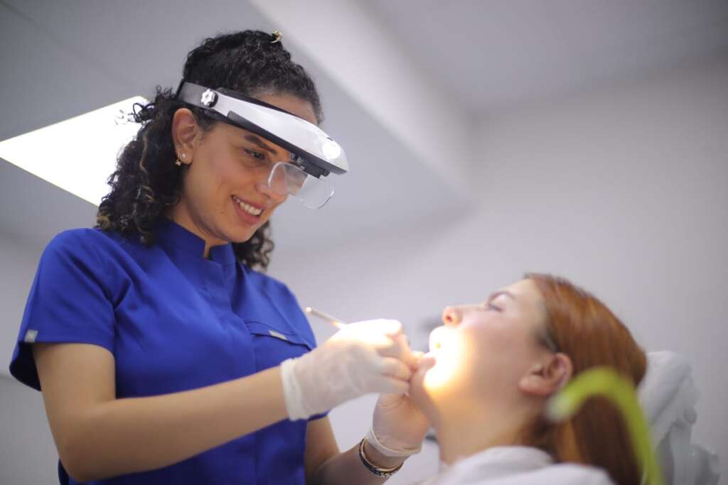 Derya Elik - Dentist