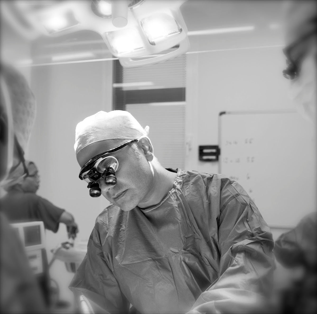 Dr Richard Karoo - Aesthetic Surgery clinic in Cardiff, United Kingdom