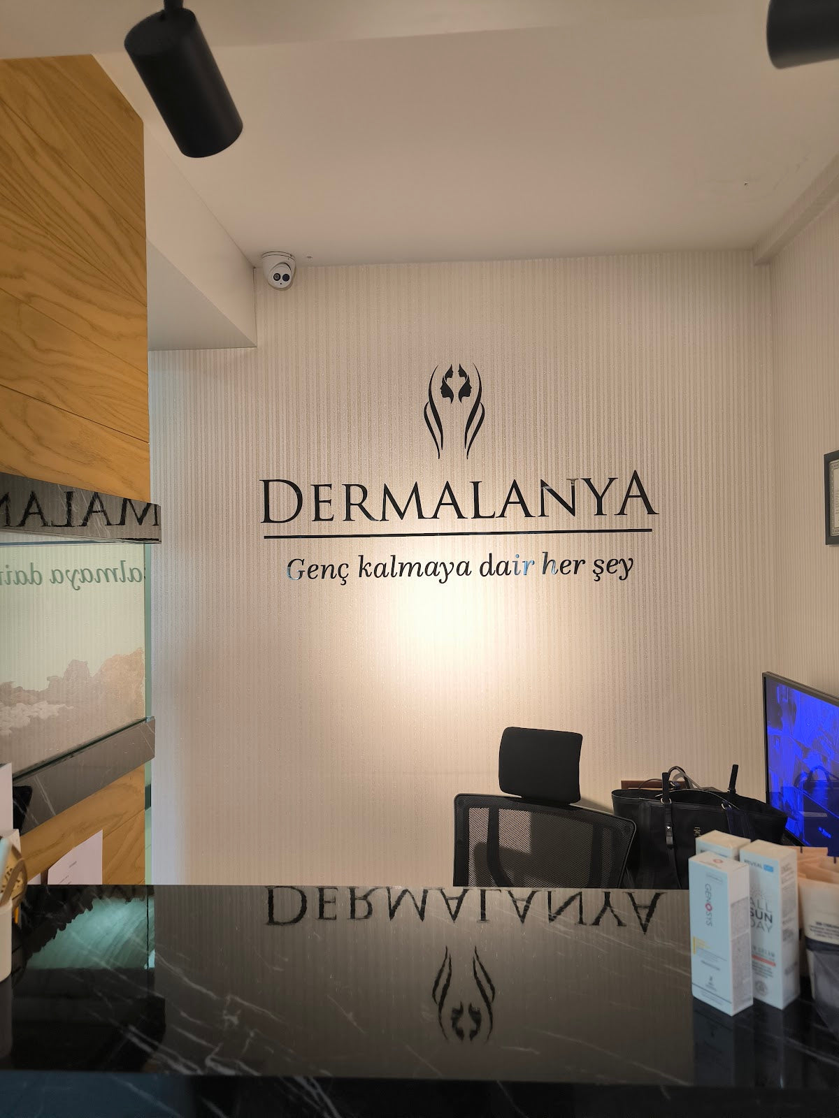 Dermalanya Güzellik Merkezi — Dr.Visor photo 4