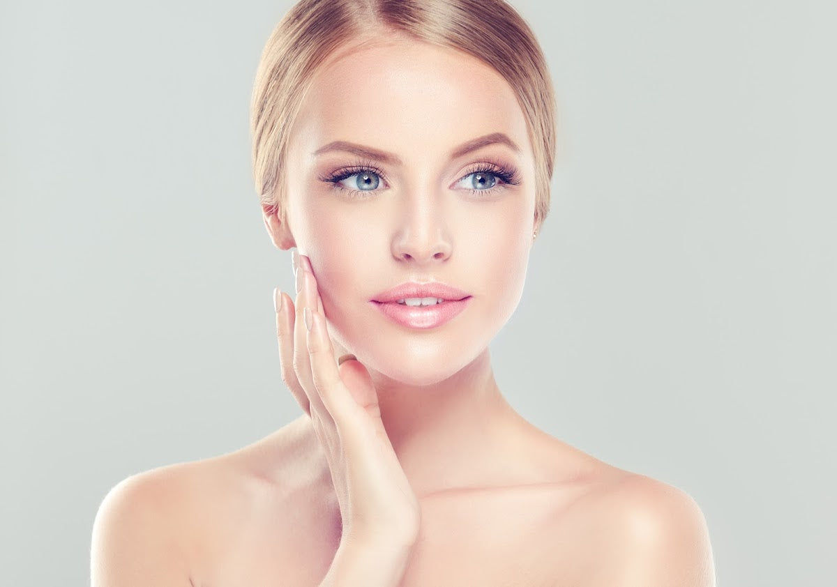 Clinica Operatii Estetice - Dr. Marinescu - Implant Mamar - Aesthetic Surgery clinic in București, Romania