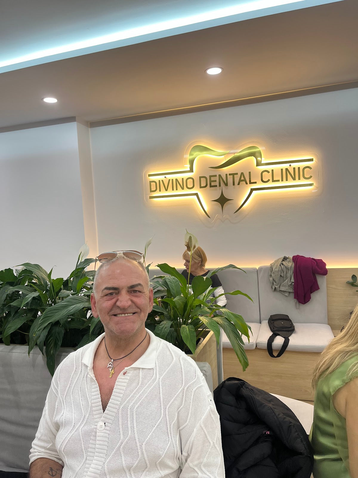 Divino Dental Clinic - Impianti Dentali in Albania - Dental clinic in Tiranë, Albania
