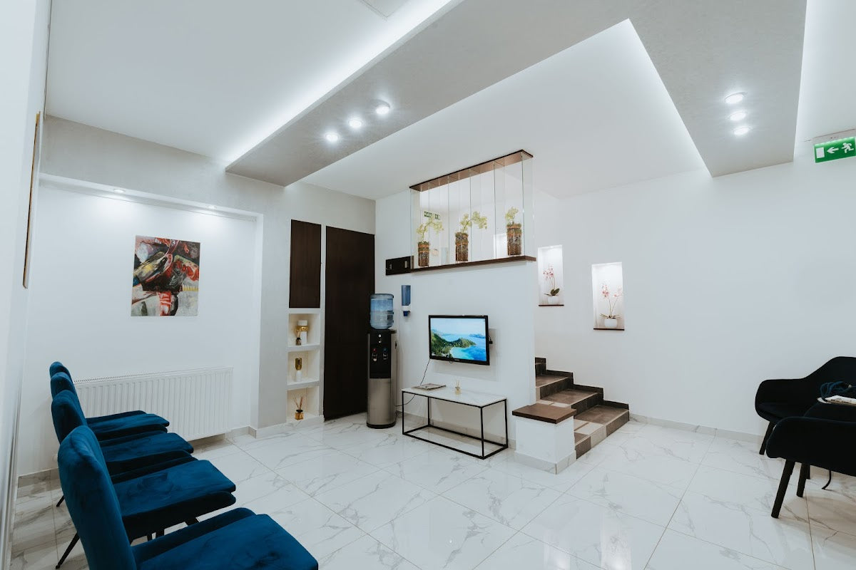Star Dental - Dental clinic in Sörház u. 5, Hungary