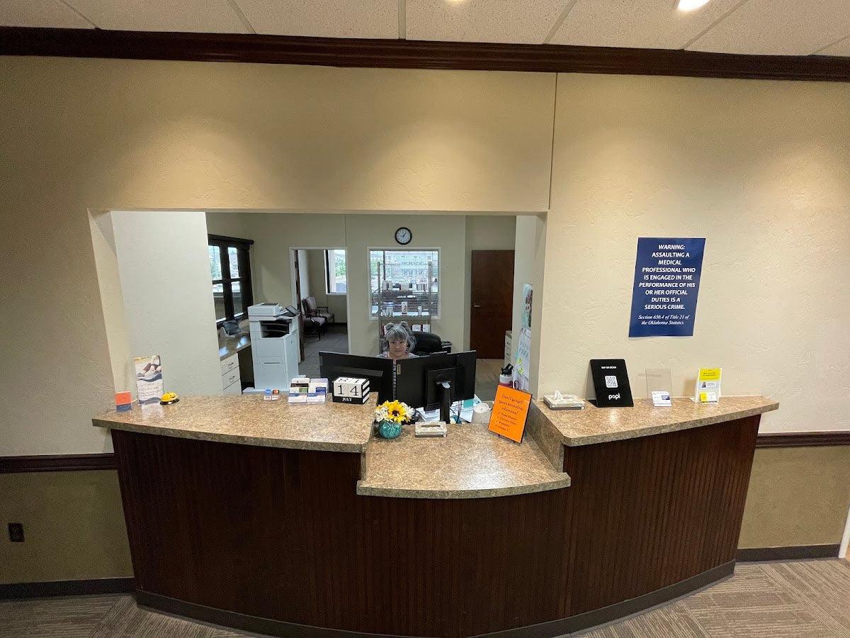 Hamilton Le M.D | Bariatric Surgery | Suite 909, OK