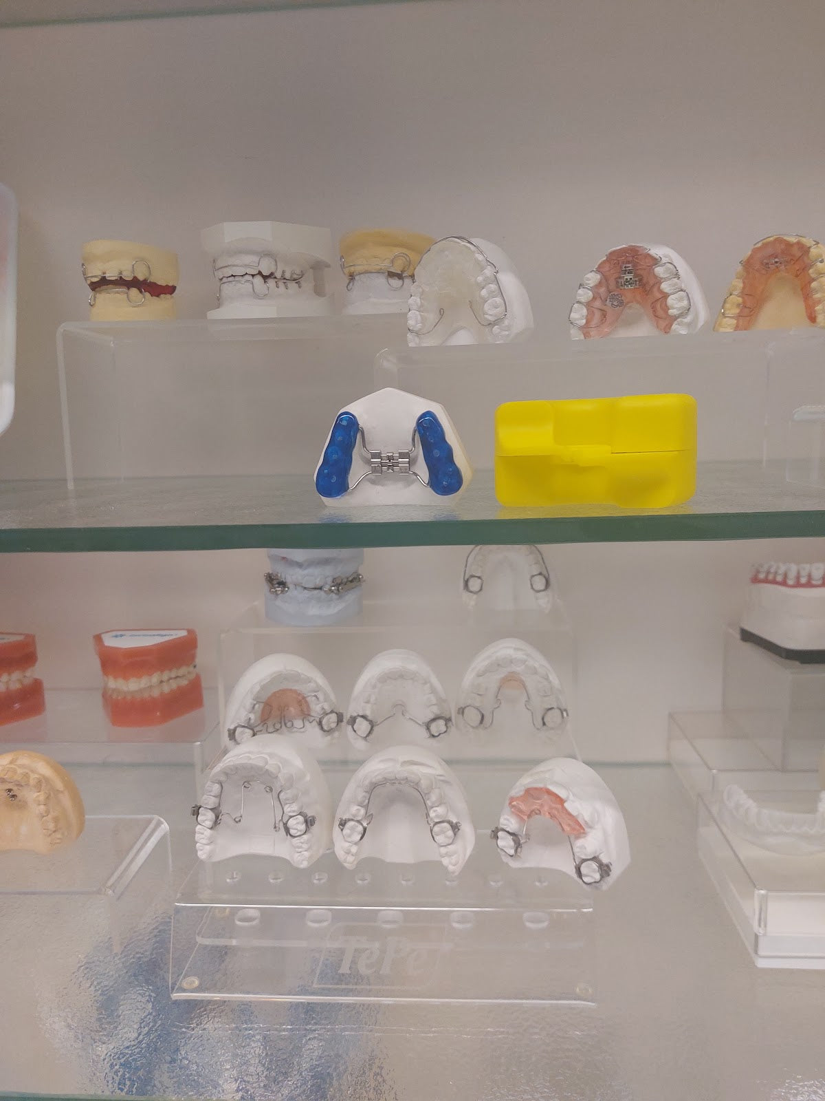 Carolinum Zahnärztliches Universitäts-Institut gGmbH - Dental clinic in Frankfurt am Main, Germany