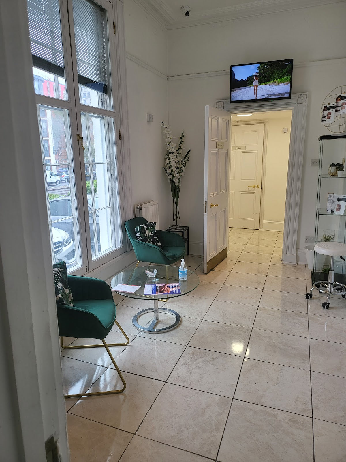 UK Aesthetics Lounge — photo 5