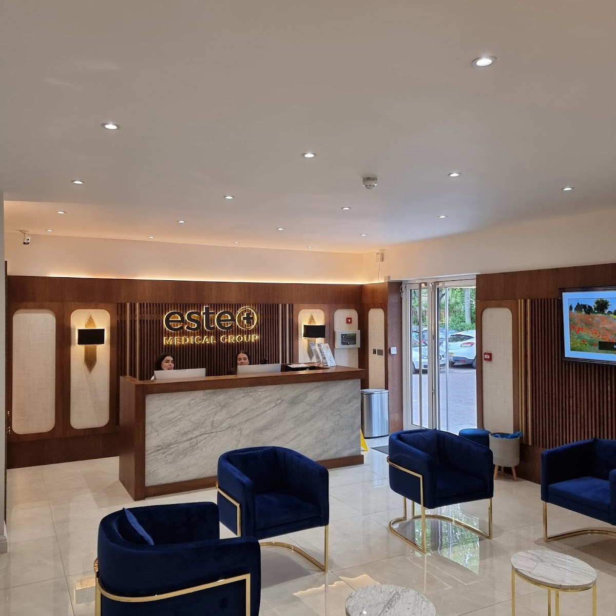 Este Medical Group: Hair and Skin Clinic in Manchester - Hair Transplant clinic in Salford, United Kingdom