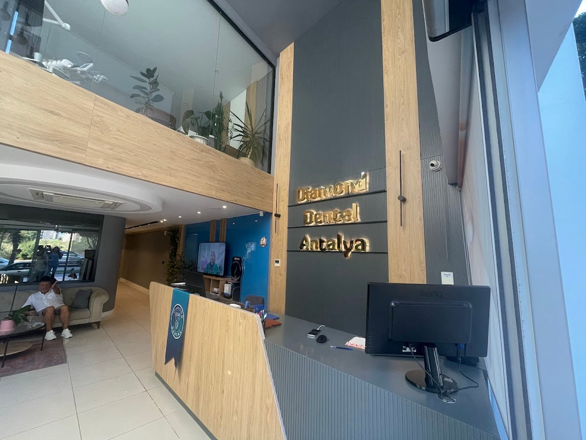 Diamond Dental Antalya | Diş Hekimi - Diş Polikliniği | Implant, Veneer, Crowns Dentist — Dr.Visor photo 4