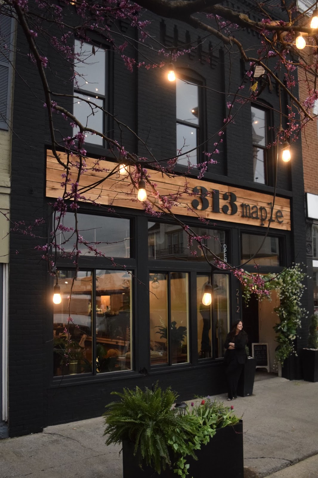 Flora | IVF | Maple St, KY