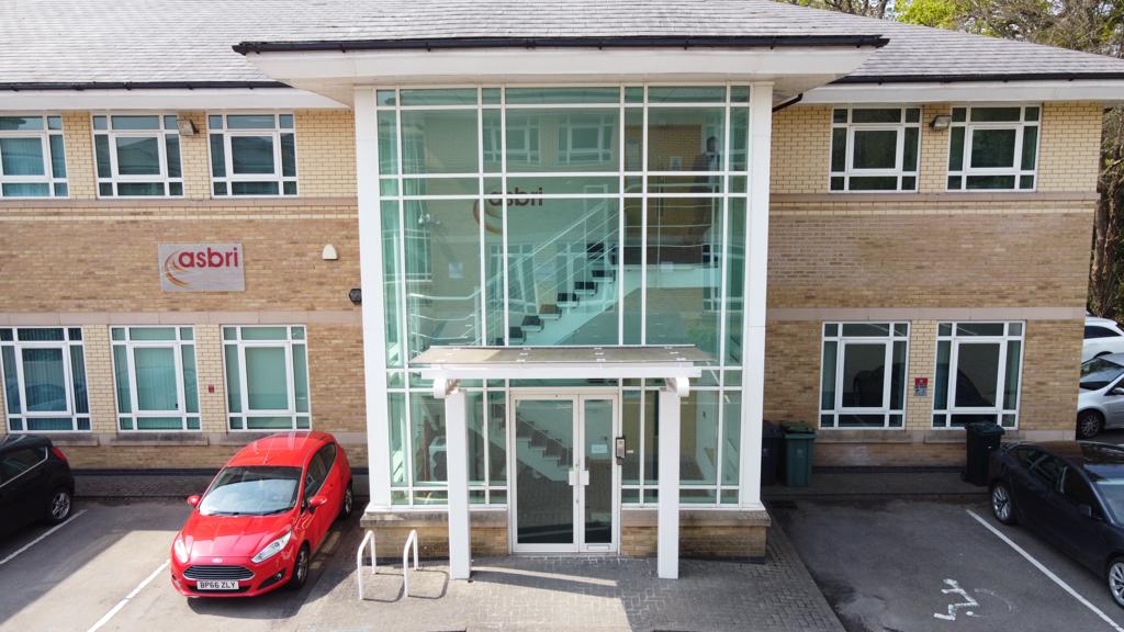 Signature Clinic Cardiff - Aesthetic Surgery clinic in Cardiff, United Kingdom