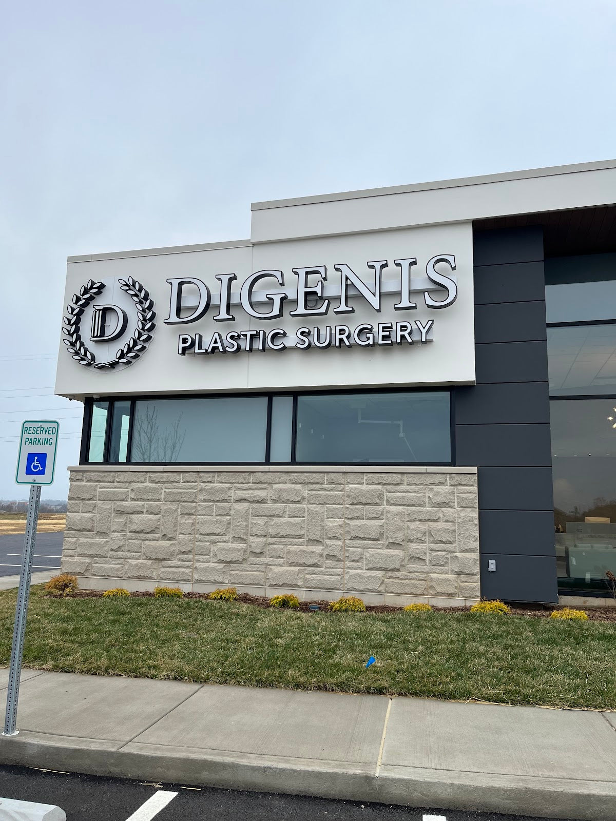 Digenis Plastic Surgery & MediSpa/Dr. Alexander Digenis | Hair Transplant | Louisville, KY