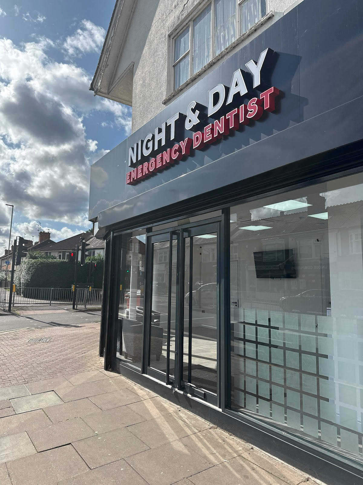 Night and Day Emergency Dentist Nottingham - Dental clinic in Nottingham, United Kingdom