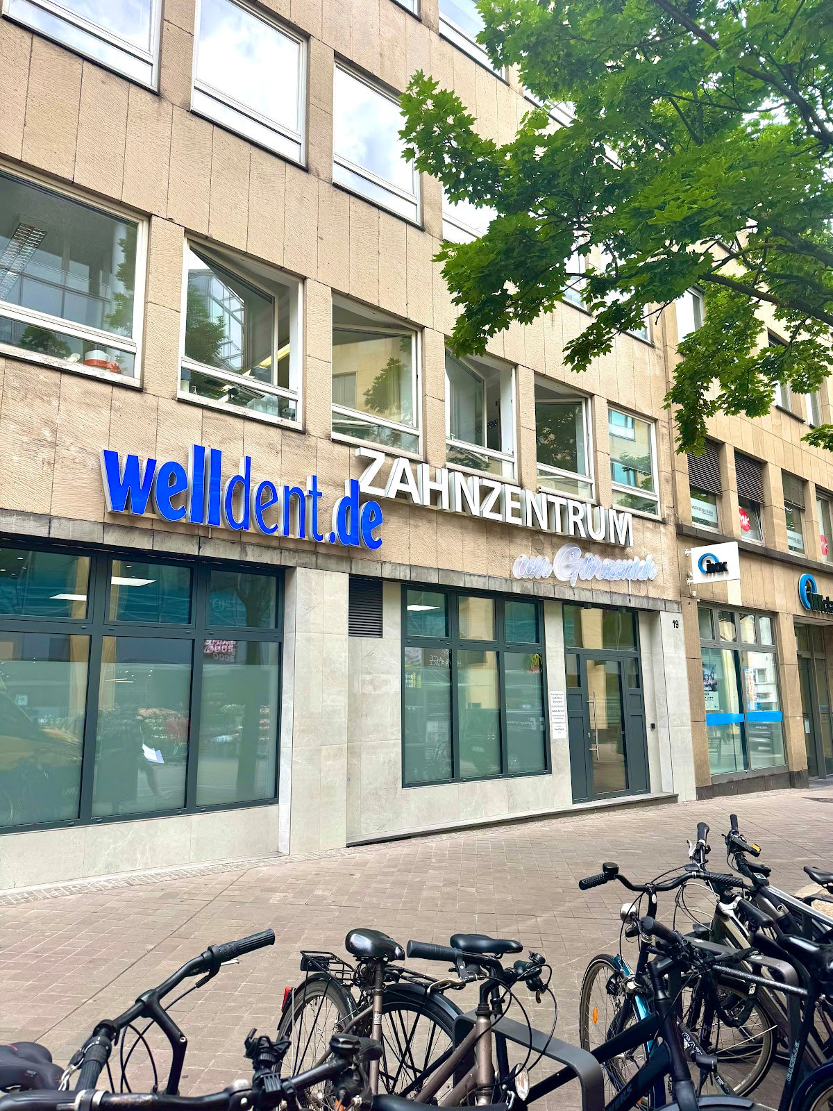 Welldent - Zahnzentrum am Gürzenich - Dental clinic in Köln, Germany