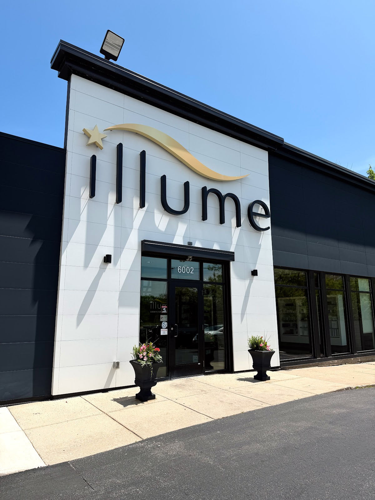 Illume Cosmetic Surgery & Medspa | Hair Transplant | Milwaukee, WI