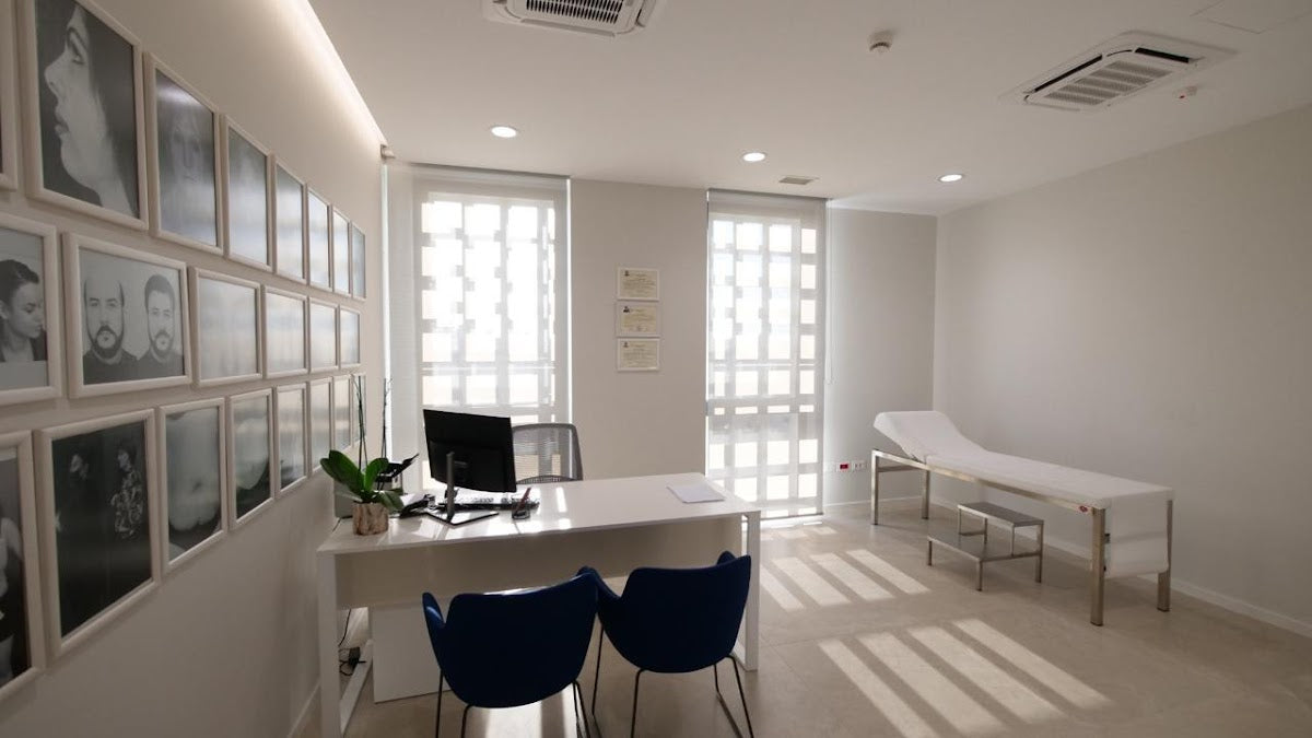 Klinika Estetike Dermolife - Kirurgjia Italiane - Aesthetic Surgery clinic in Tiranë, Albania