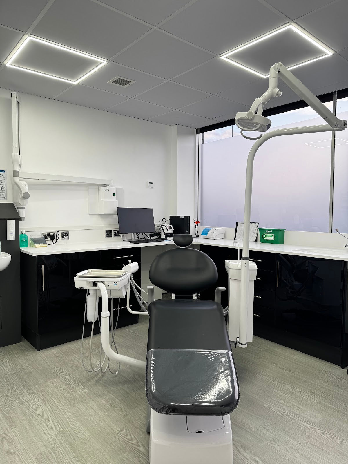 Night and Day Emergency Dentist Edinburgh - Dental clinic in Edinburgh, United Kingdom