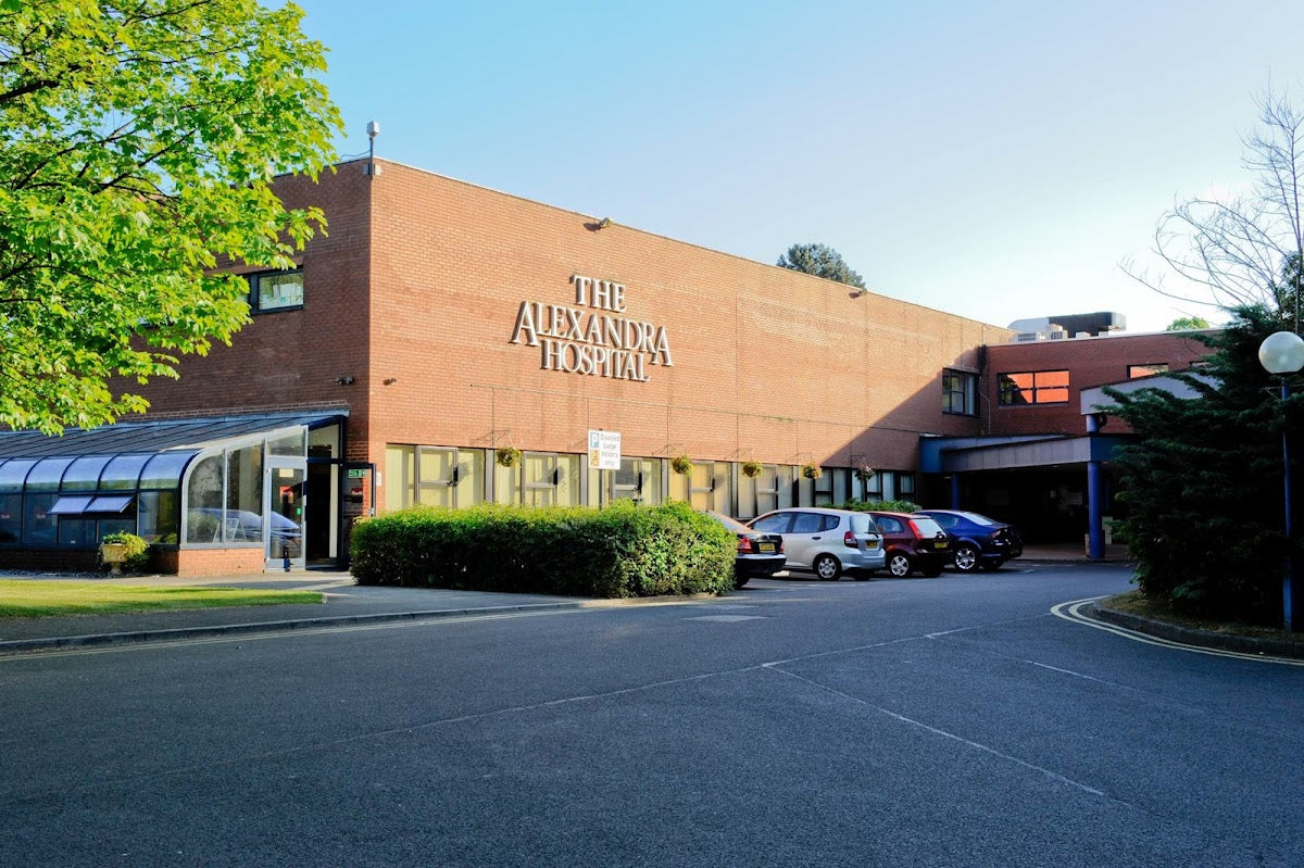 Gary L Ross — Aesthetic Surgery Clinic in Manchester