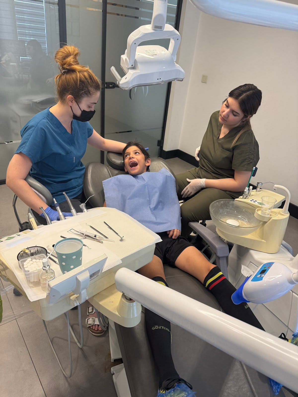 ÖZEL WESTDENT AĞIZ DİŞ HASTANESİ- Türkiye İzmir İmplant Diş Dent Clinic Türkey Dental İmplants in Turkey Zirconium in Turkey — Dr.Visor photo 3