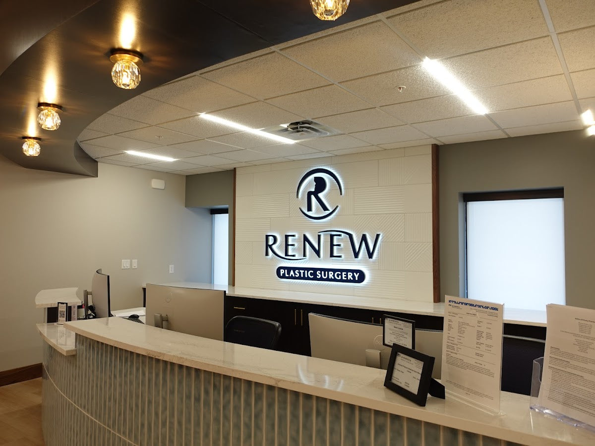 RENEW Plastic Surgery | Hair Transplant | Edina, MN