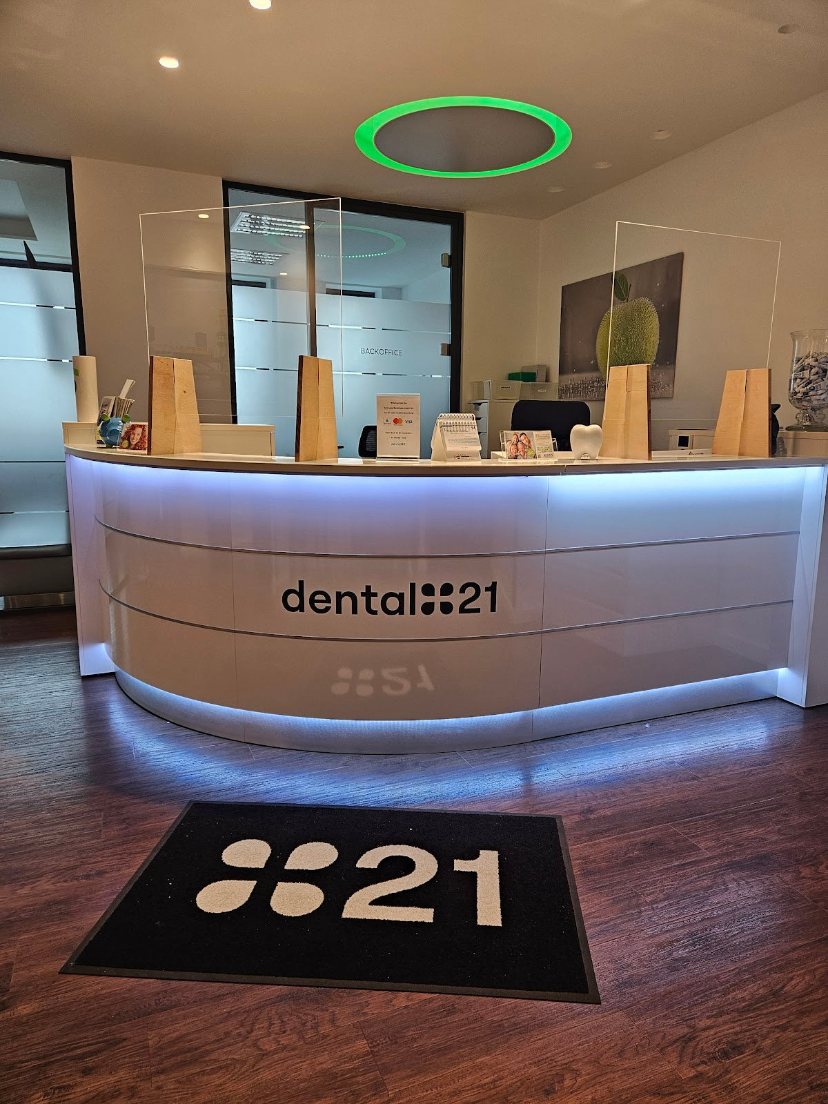 Zahnarzt Berlin Marzahn - Dental21 (ehemals Dentalzentrum Plus) - Dental clinic in Berlin-Bezirk Marzahn-Hellersdorf, Germany