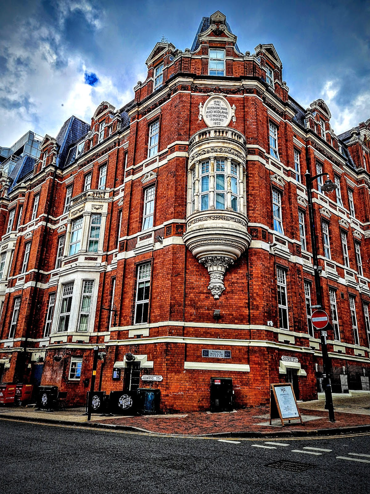 Birmingham & Midland Eye Centre — Dr.Visor photo 3