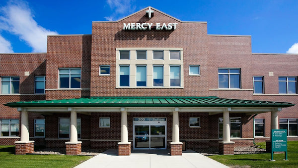 Wolfe Eye Clinic | Eye Clinic | Pleasant Hill, IA