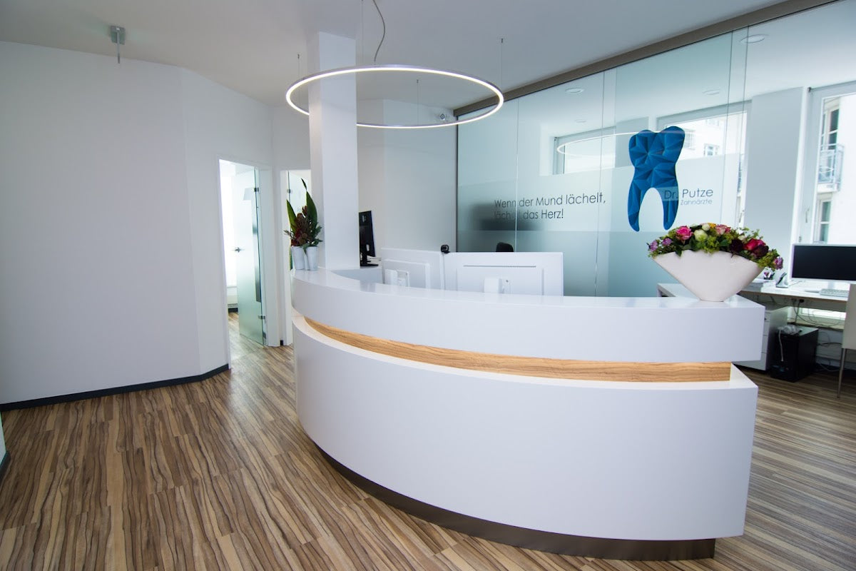 Zahnarzt Stuttgart - Praxis Dr. Putze - Dental clinic in Stuttgart, Germany