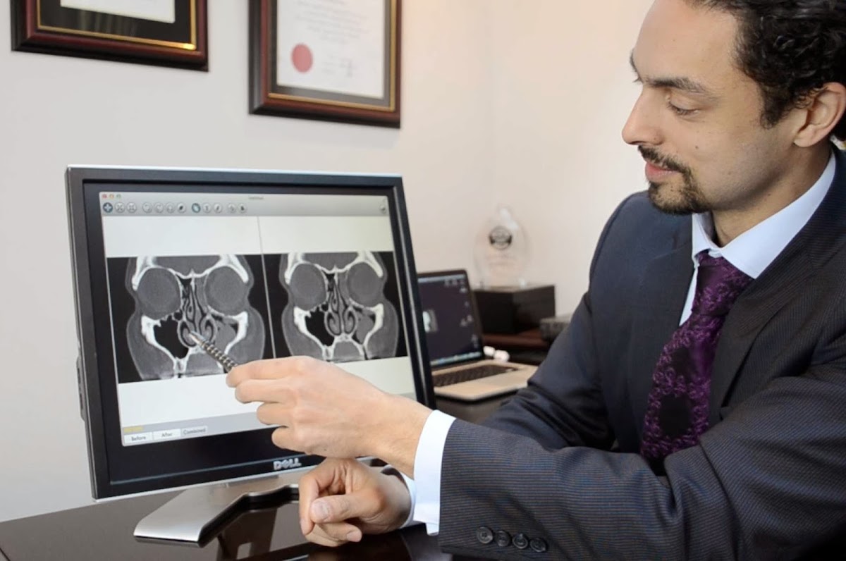Dr Julian de Silva — photo 5