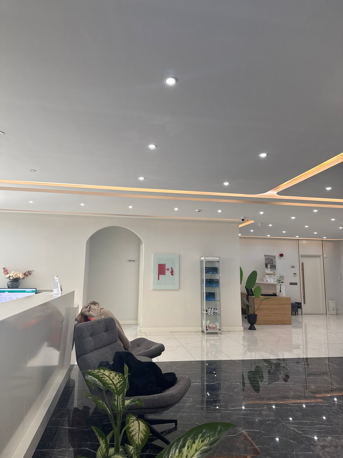 BT Hair Clinic Antalya | Saç Ekimi Merkezi — Dr.Visor photo 3