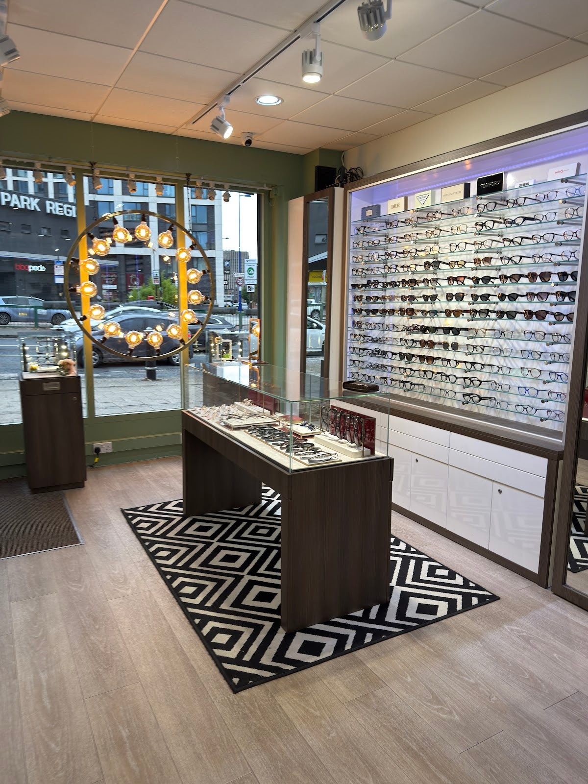 Eye Opticians — Dr.Visor
