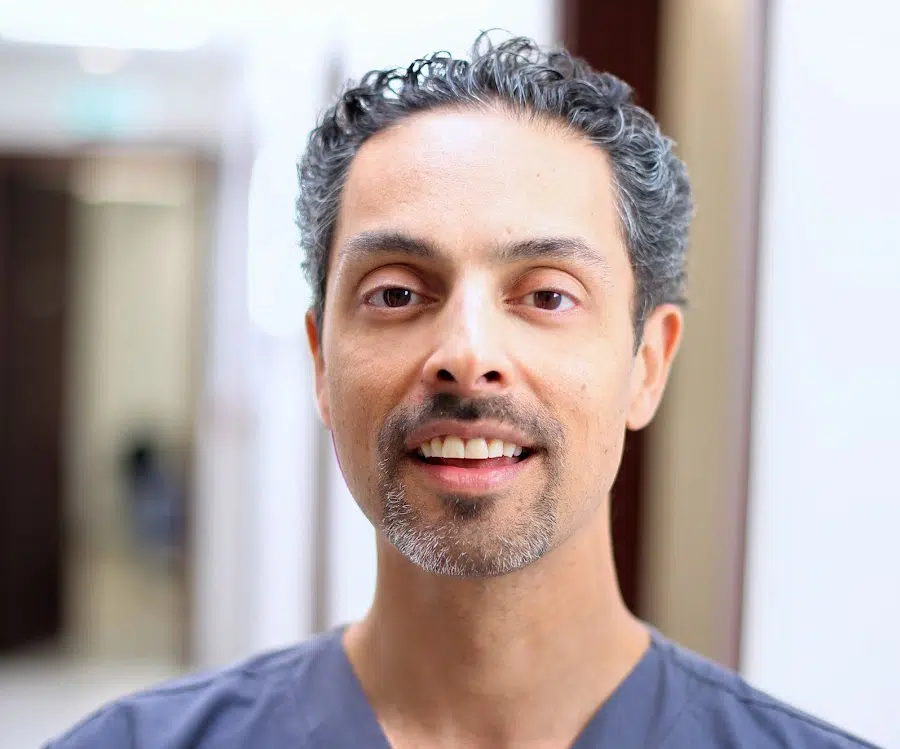 Dr Julian de Silva — Aesthetic Surgery Clinic in London