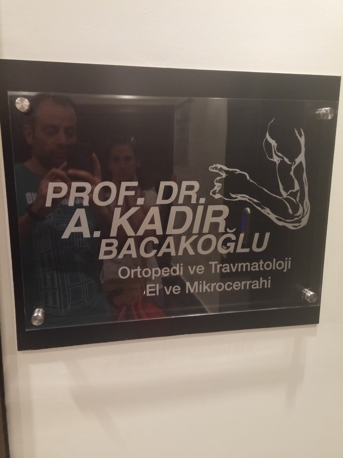 Prof. Dr. A. Kadir Bacakoğlu | Ortopedi - Travmatoloji | El ve Üst Ekstremite Cerrahisi | Onarım Mikrocerrrahisi — Dr.Visor photo 3