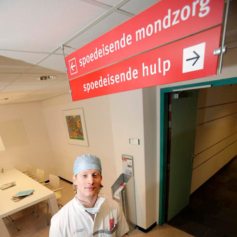 Mondzorg Poli | Dental | 1066 EC Amsterdam