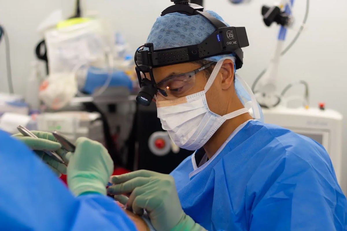 Dr Julian de Silva — photo 4
