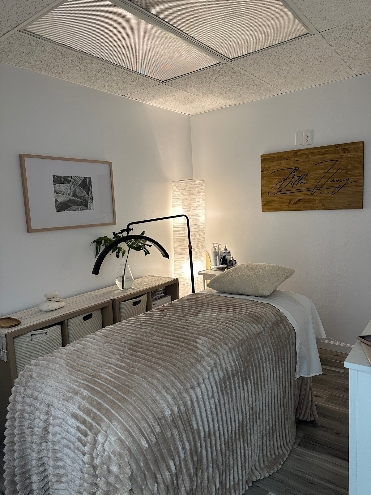Bella Vang Skin | Hair Transplant | 803 Kamehameha Hwy Ste 403, HI