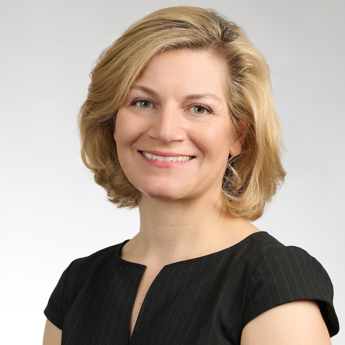 Dr. Emese Kalnoki-Kis | Aesthetic Surgery | Manchester, NH